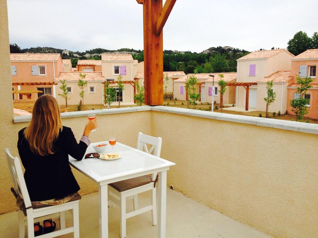 Residence Odalys Le Mas Des Alpilles Параду Екстериор снимка