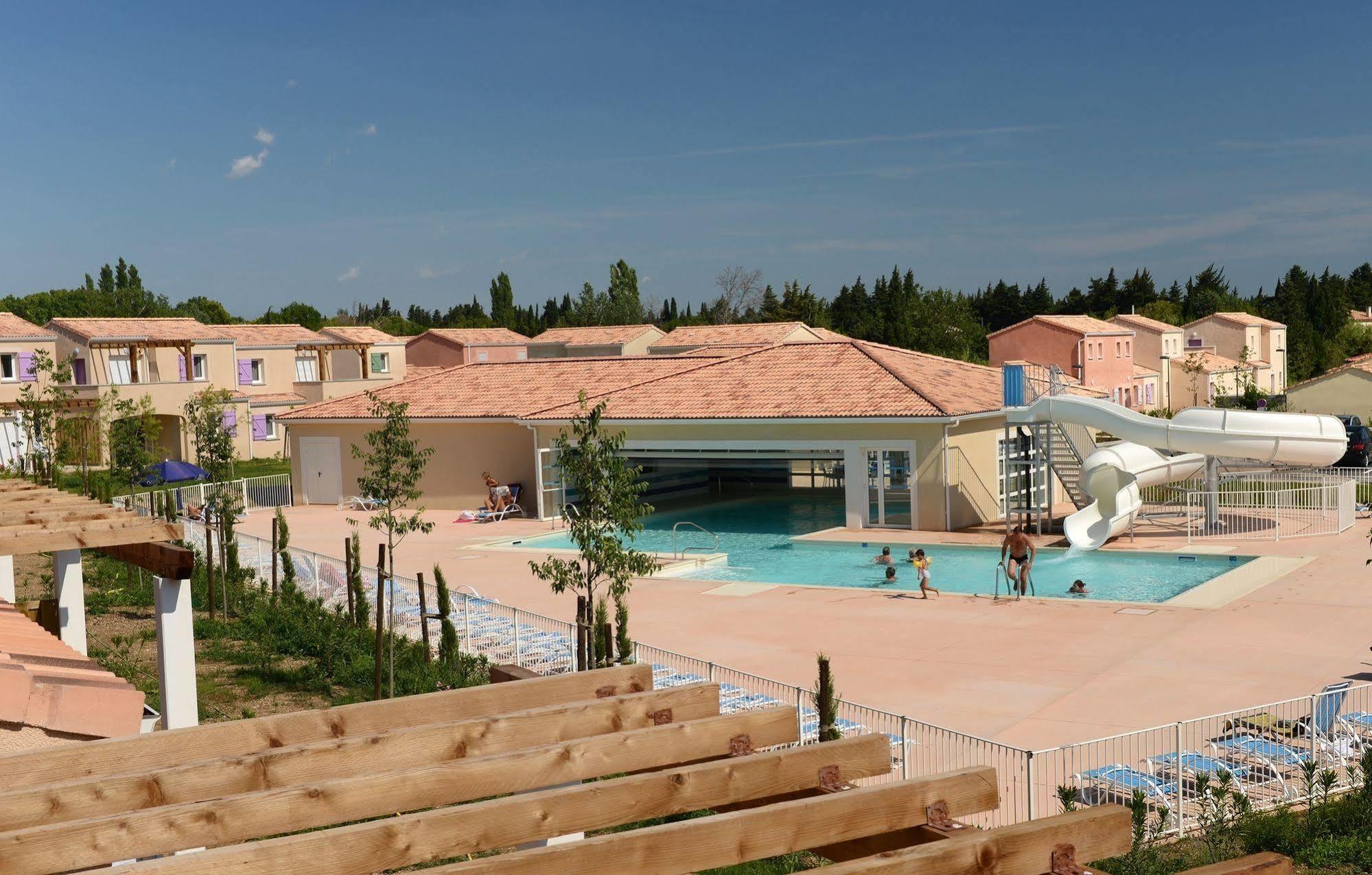 Residence Odalys Le Mas Des Alpilles Параду Екстериор снимка