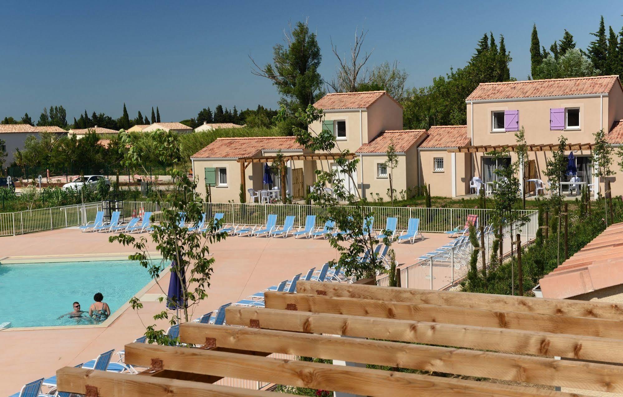 Residence Odalys Le Mas Des Alpilles Параду Екстериор снимка
